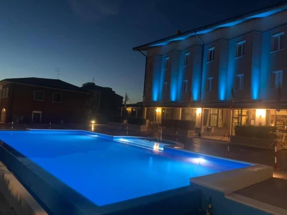 Hotel San Benedetto Peschiera del Garda Exterior photo