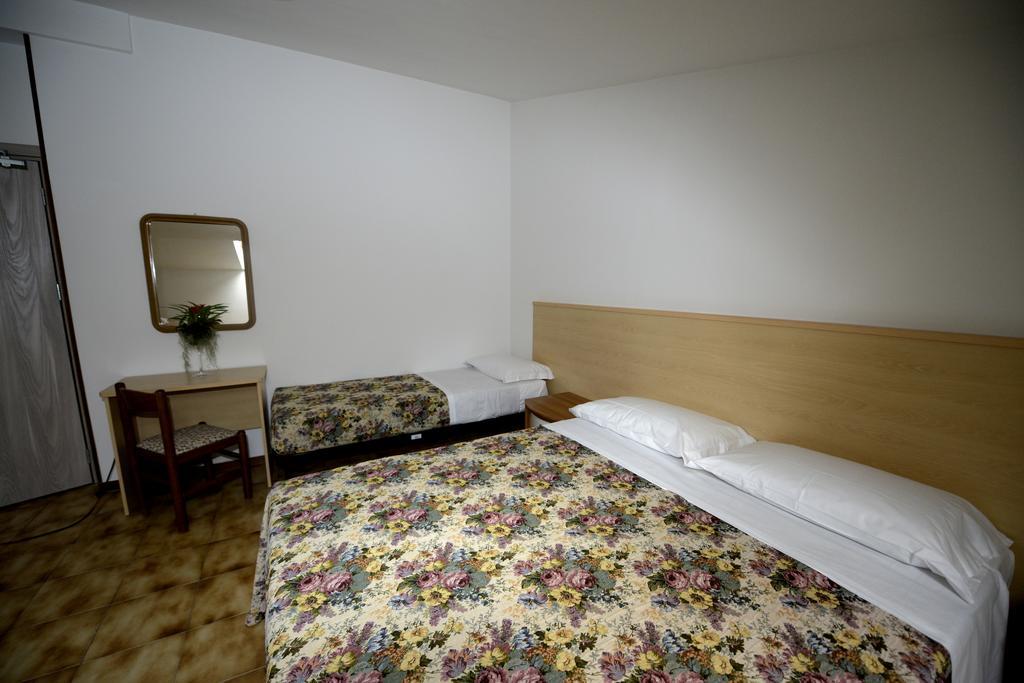 Hotel San Benedetto Peschiera del Garda Exterior photo