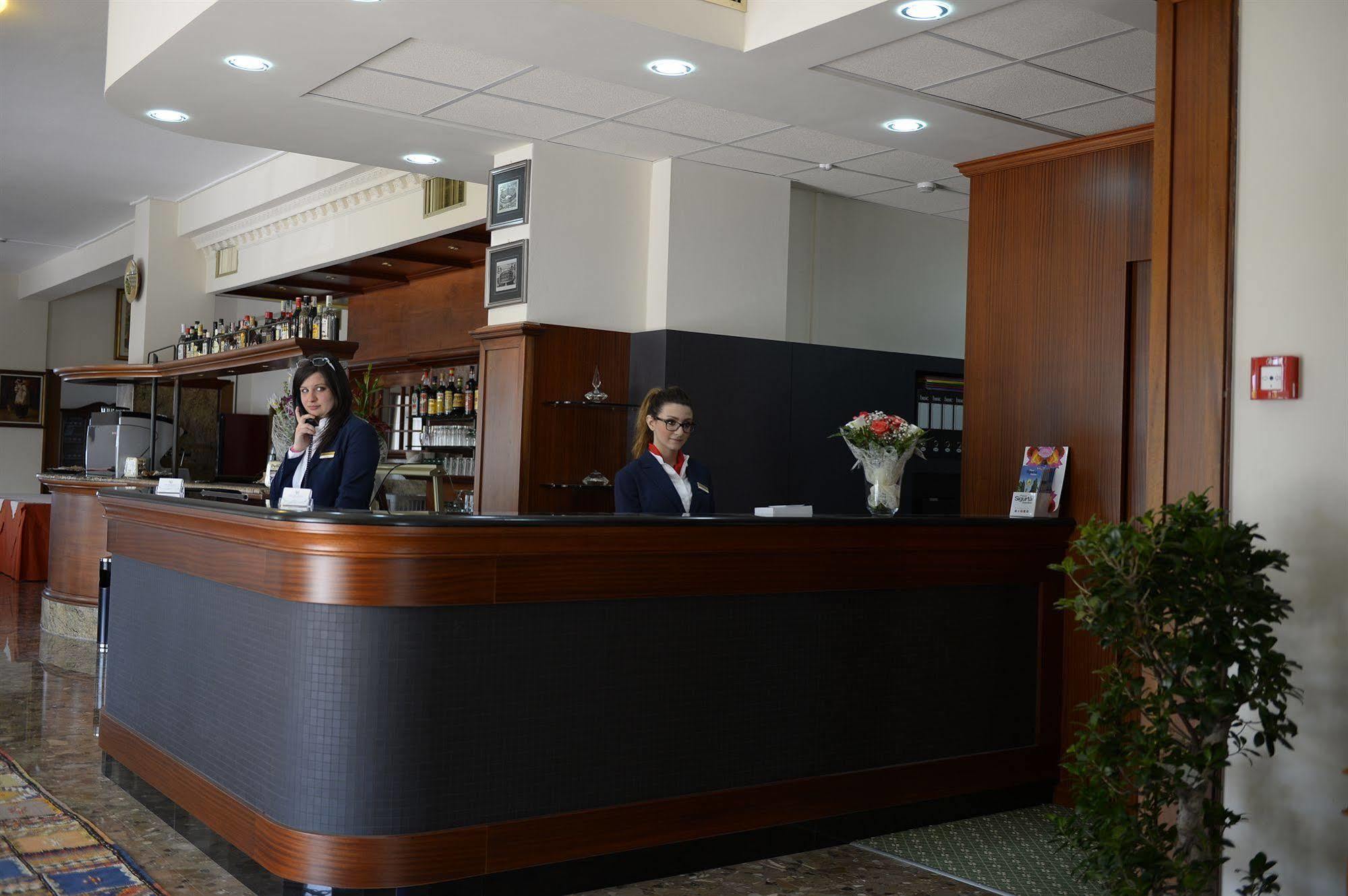 Hotel San Benedetto Peschiera del Garda Exterior photo