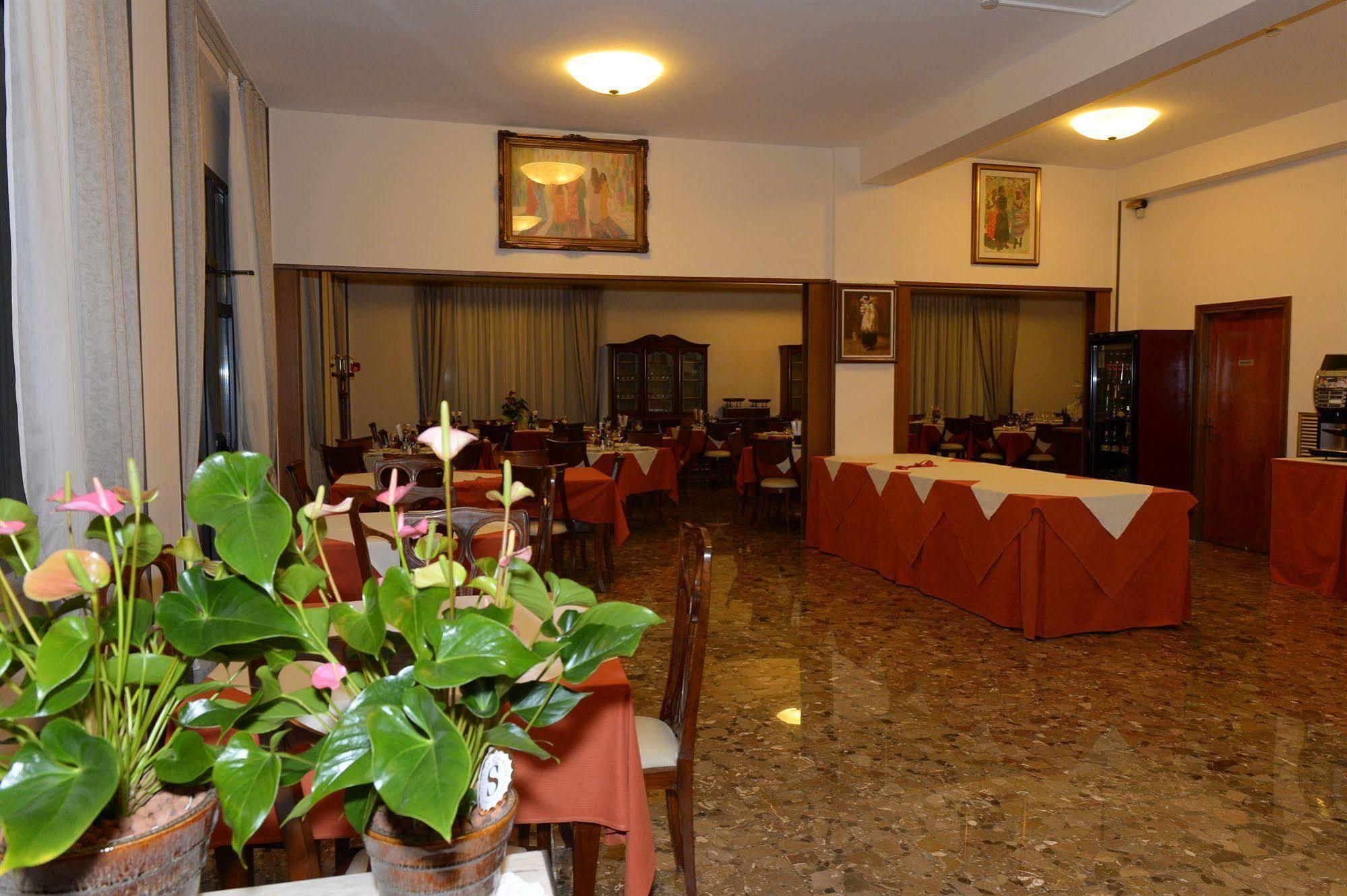 Hotel San Benedetto Peschiera del Garda Exterior photo